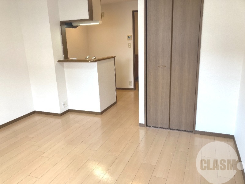 居室・リビング　単身タイプでは珍しいカウンターキッチン♪