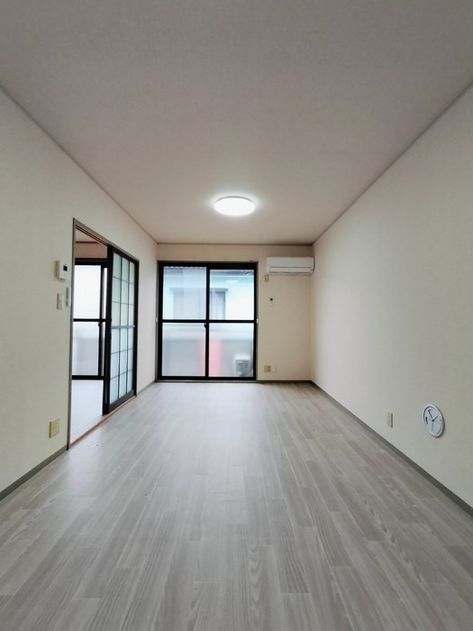 居室・リビング　南向きの角部屋になります！