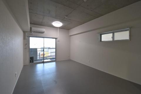 居室・リビング　室内