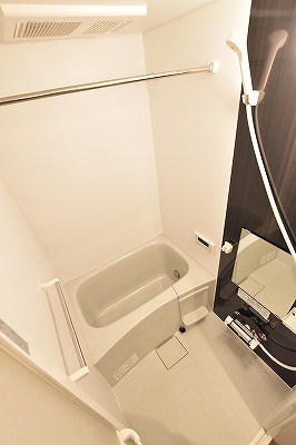 バス・シャワールーム　☆　追焚機能・浴室乾燥機付き♪バスタイムが楽しくなりそう　☆