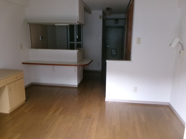 居室・リビング　家具家電は撤去いたします