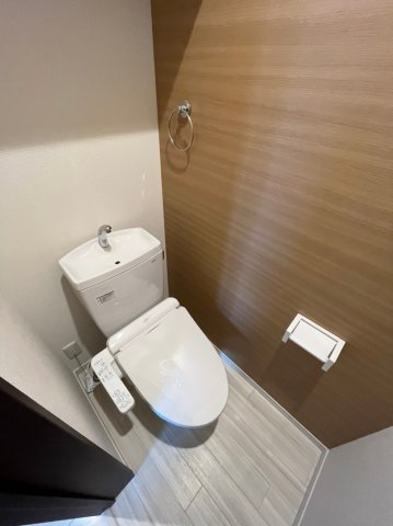 トイレ　同シリーズ物件のモデルルームになります※現況優先