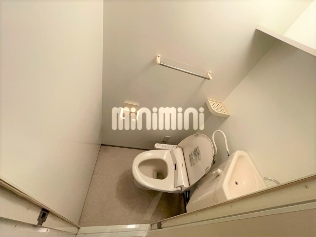 トイレ　温水洗浄便座