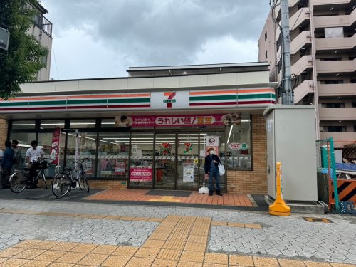 コンビニ　セブンイレブン 大阪松崎町4丁目店（コンビニ）まで203m