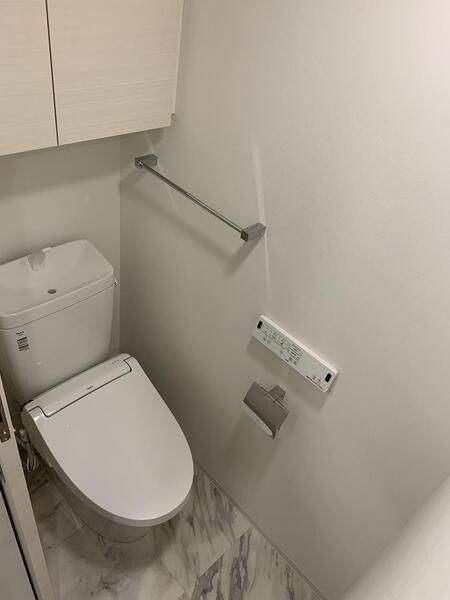 トイレ　（別タイプ参考写真）コンフォリア板橋区役所前　板橋区仲宿