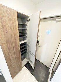 玄関　建築中のため、同施工タイプの参考写真です。