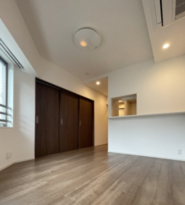 居室・リビング　※別部屋の参考写真です。