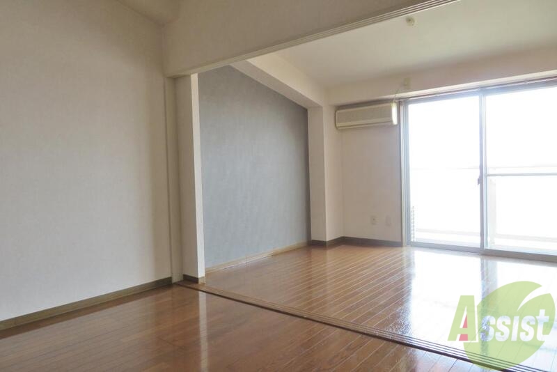 居室・リビング　広々としたお部屋で開放感がありますねー。