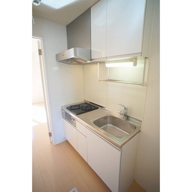 キッチン　※同タイプの他室の参考写真です。