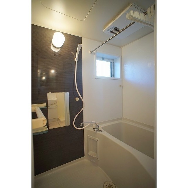 バス・シャワールーム　※同タイプの他室の参考写真です。