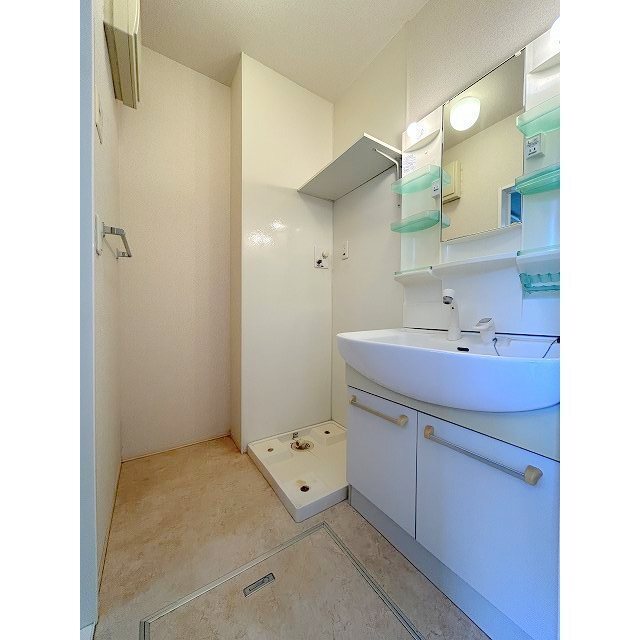 洗面設備　※同タイプの他室の参考写真です。