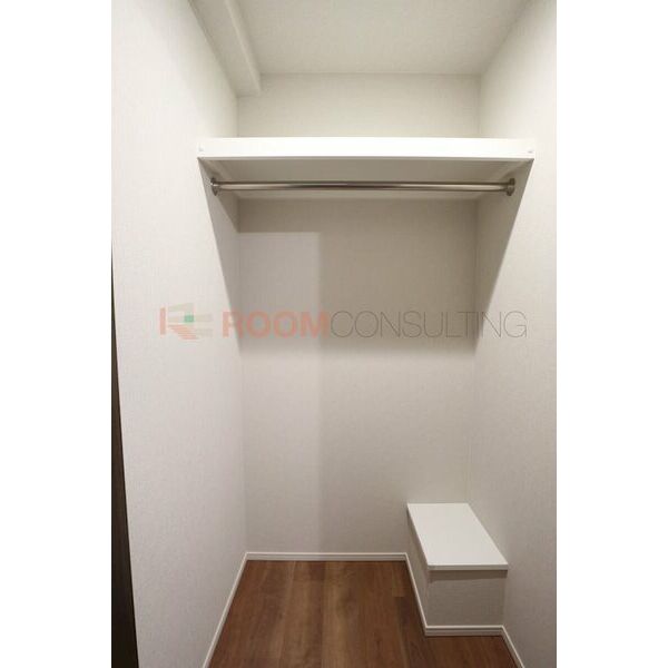 収納　ローレルアイあべの　ウォークインクローゼット