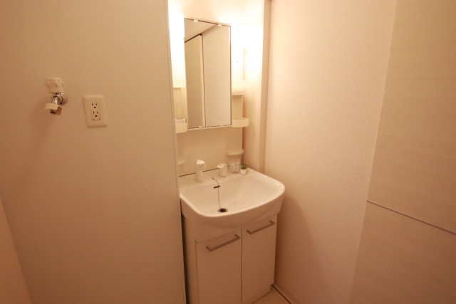 洗面設備　※別室の参考写真の為、現況優先です。