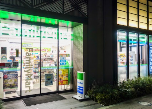 コンビニ　ファミリーマート 東日本橋三丁目店（コンビニ）まで967m