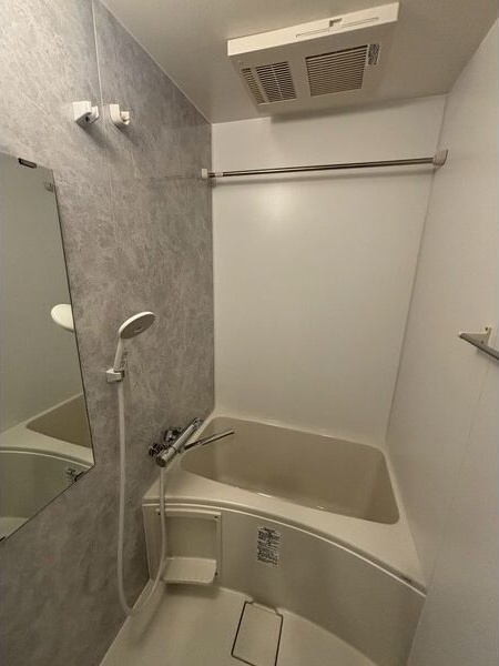 バス・シャワールーム　お風呂です