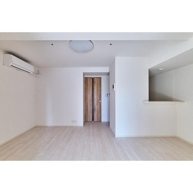 居室・リビング　こちらのリビングで趣味の時間をお楽しみください