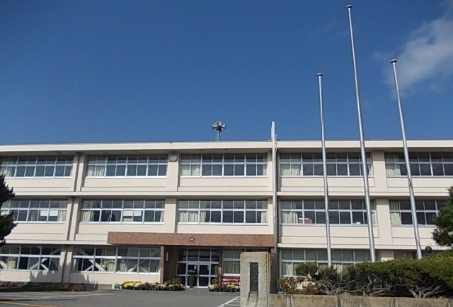 小学校　宝達志水町立相見小学校（小学校）まで700m