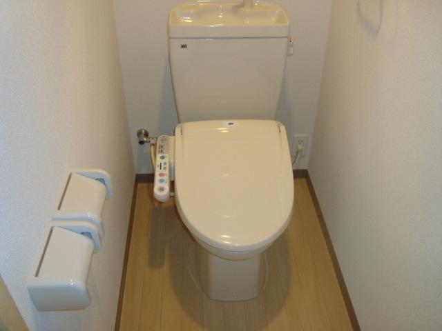 トイレ　温水洗浄便座