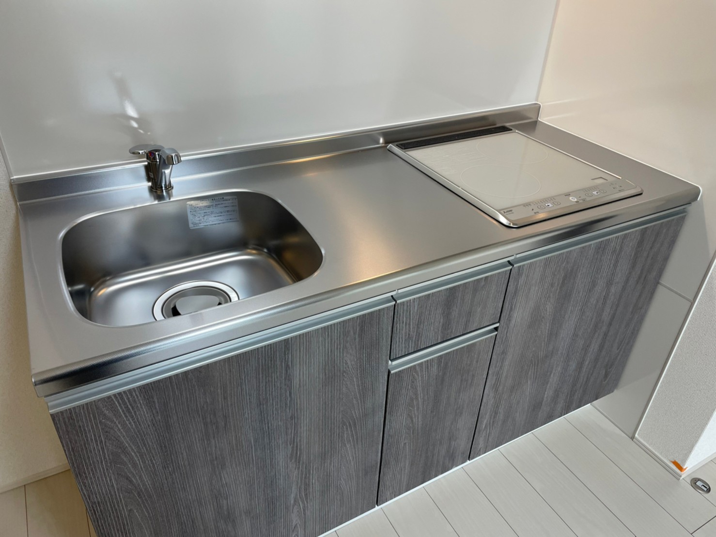 キッチン　同タイプ同モデルの写真を使用