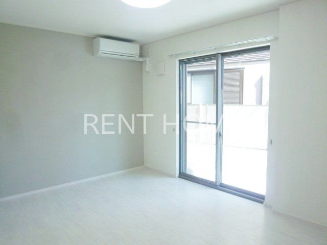 居室・リビング　7.6帖の洋室です