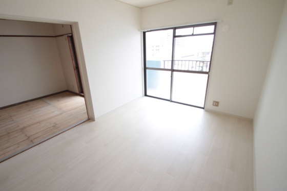 居室・リビング　※別部屋の写真です