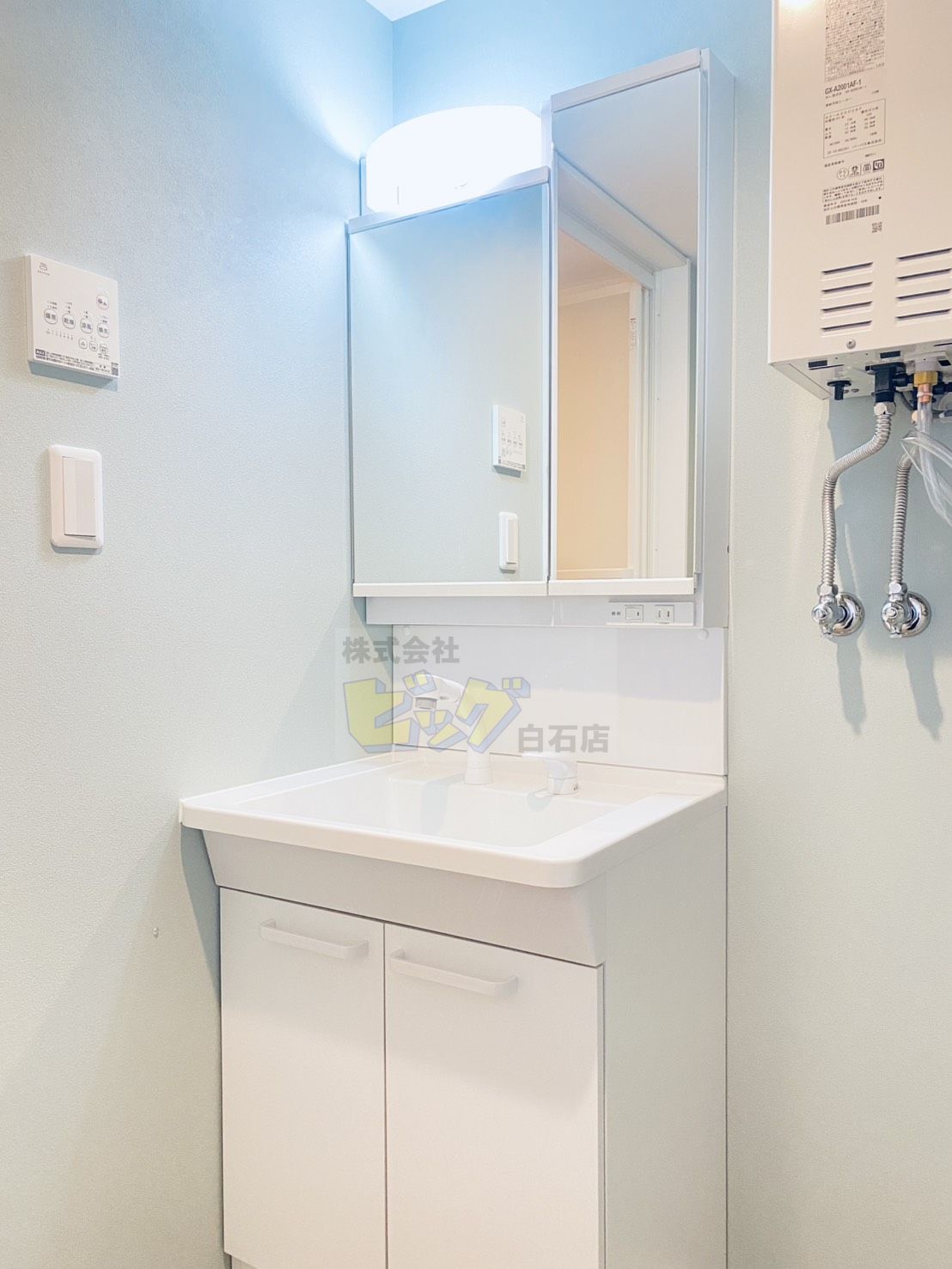 洗面設備　人気の設備シャンプードレッサーを完備しています♪