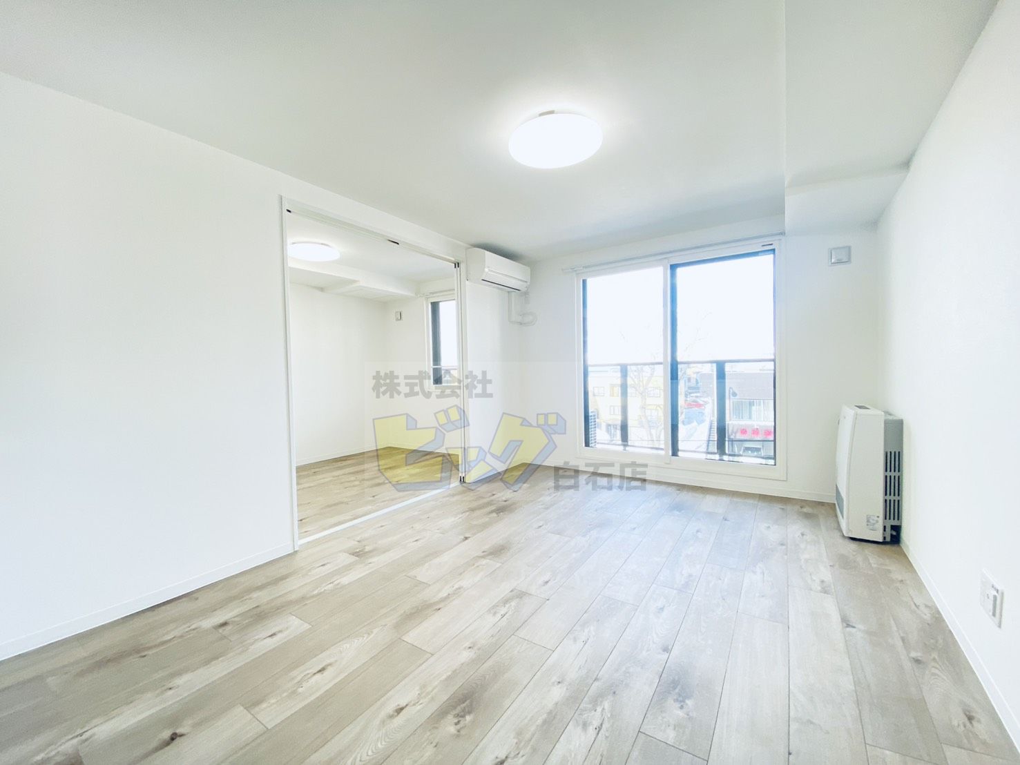 居室・リビング　使いやすい広々としたリビングです♪