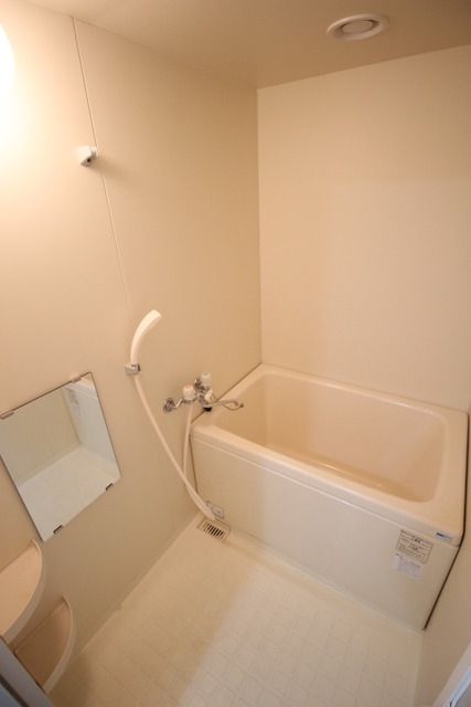 バス・シャワールーム　きれいな浴室