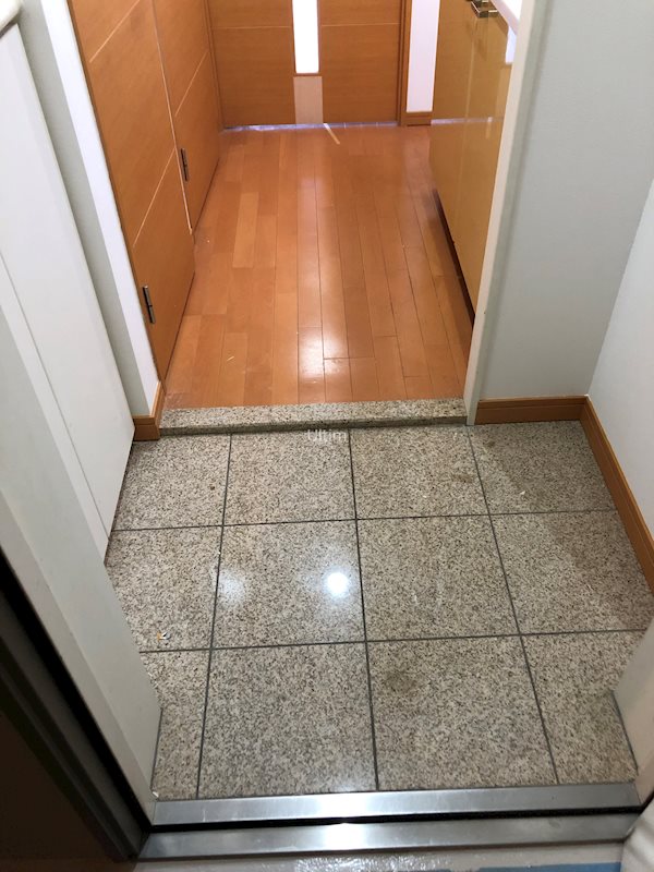 玄関　違うお部屋の写真です。ご参考までに