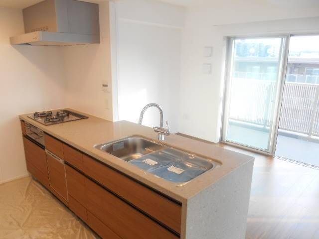 キッチン　３口グリル付きガスコンロ