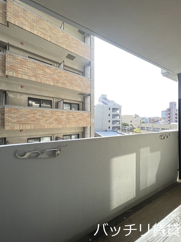バルコニー　画像は別号数の為、現状優先となります。
