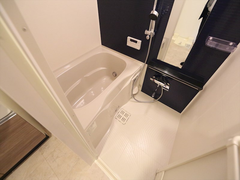 バス・シャワールーム　浴室暖房乾燥機付　追い焚き機能付お風呂　同仕様写真