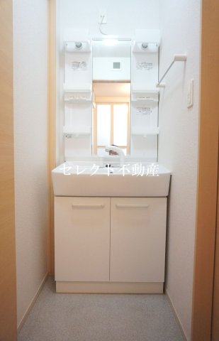 洗面設備　コンパクトで使いやすい洗面所