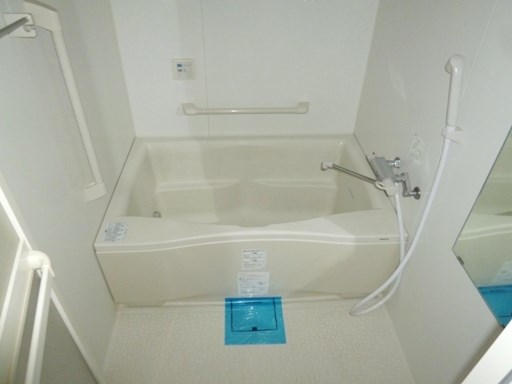 バス・シャワールーム　※別部屋参考画像