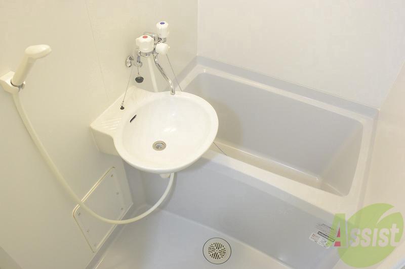 バス・シャワールーム　一日の疲れを癒せます。