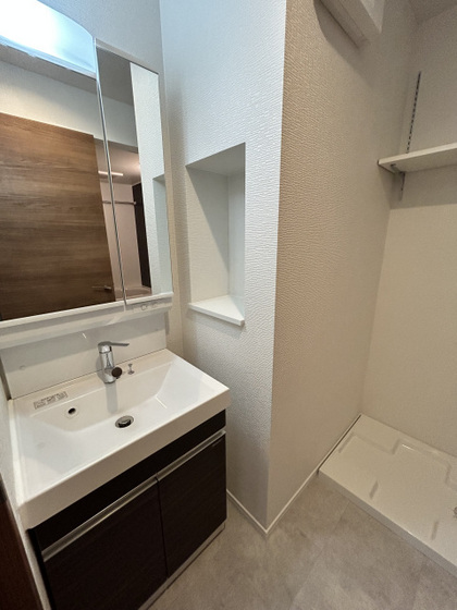 洗面設備　※掲載写真は同マンション別部屋参考写真となります。