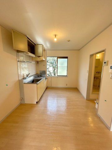 居室・リビング　※同物件別号室参考写真