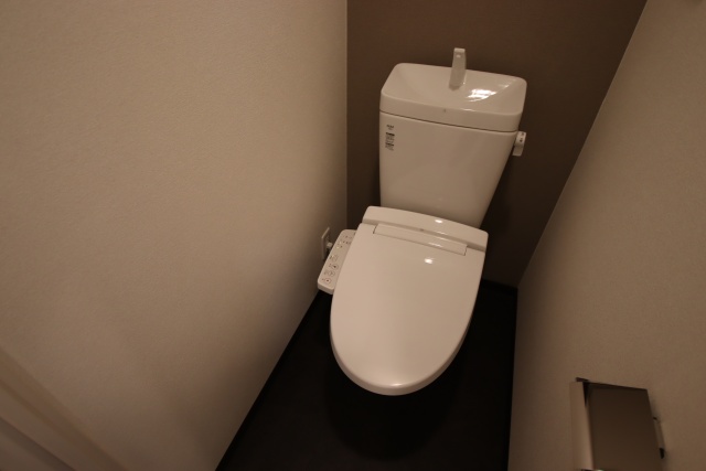 トイレ　※別室の参考写真の為、現況優先です。