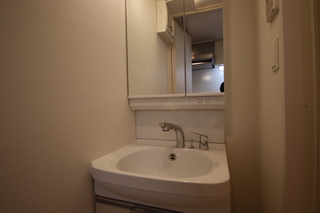 洗面設備　※別室の参考写真の為、現況優先です。