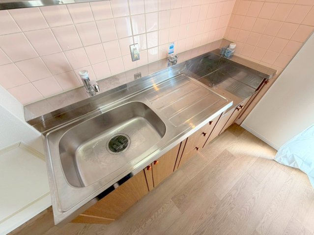 キッチン　あなたの好みに合わせたコンロを置いてくださいね。