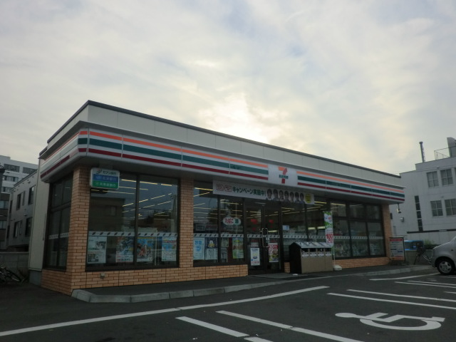 コンビニ　セブンイレブン菊水5条店（コンビニ）まで166m