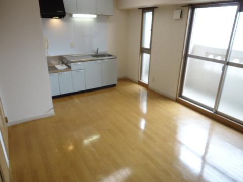 居室・リビング　室内