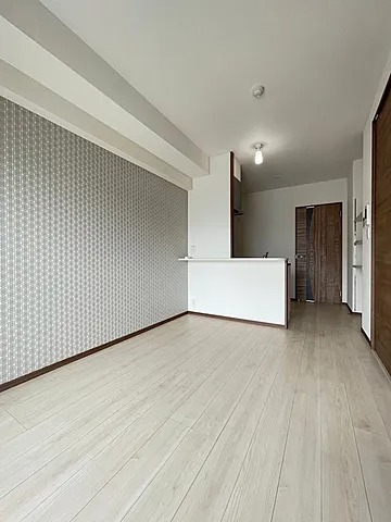 居室・リビング　家具の配置がしやすいリビングですね