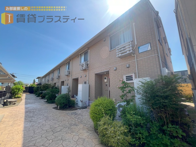 建物外観　戸建て感覚でご入居可　愛するペットも飼育可