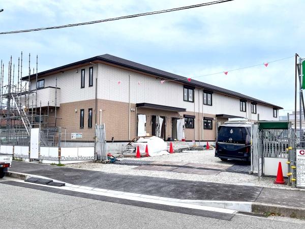 建物外観　建築中