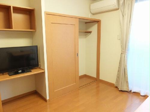 収納　ポール付きクローゼットで大切なお洋服もシワになりません。