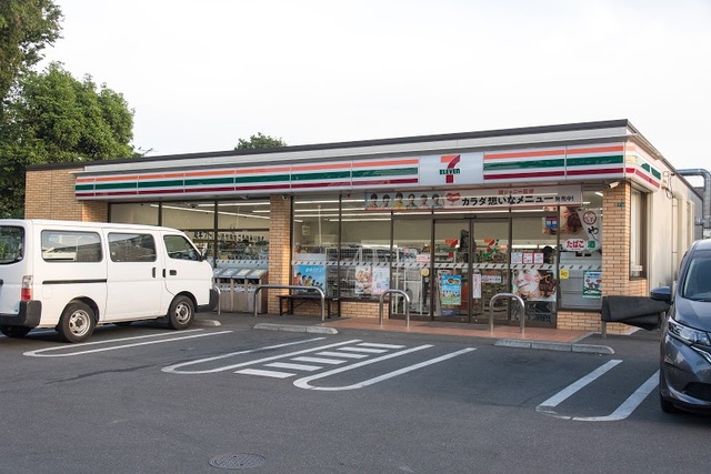 コンビニ　セブンイレブン小平上水新町1丁目店（コンビニ）まで739m