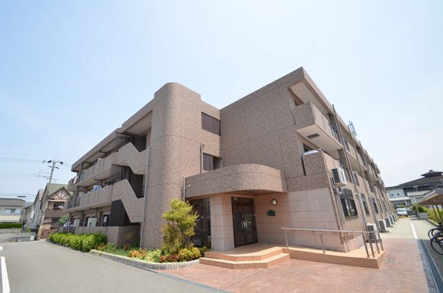 建物外観　落ち着いた外観です