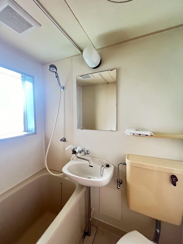 洗面設備　※S-2号室の写真です。