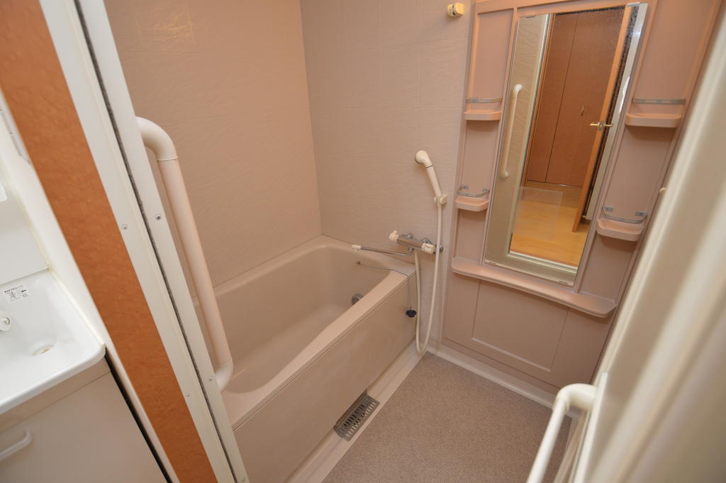 バス・シャワールーム　（参考）他室の写真を使用しています。現況優先となります。